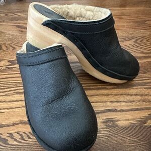 No. 6 Black Leather Clogs with Wooden Sole